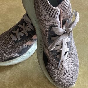 Adidas womens purebounce sneaker, slightly worn: 7.5